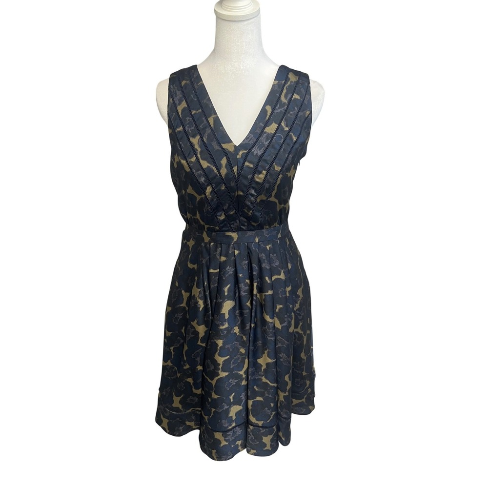 Banana Republic Fit Flare Midi Dress Sz 2 Navy Gold Floral Lace V-Neck Feminine